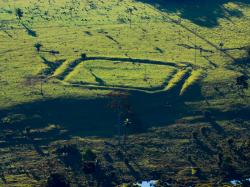 Geoglyf na bolivijsko-brazilském pomezí. Kredit: Edison Caetano